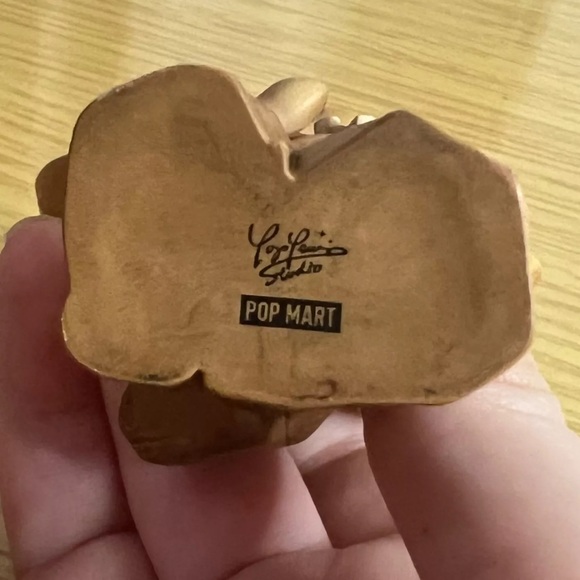 POP MART Kenneth Art Classroom Series Wooden Sculpture Megary - Picture 3 of 3